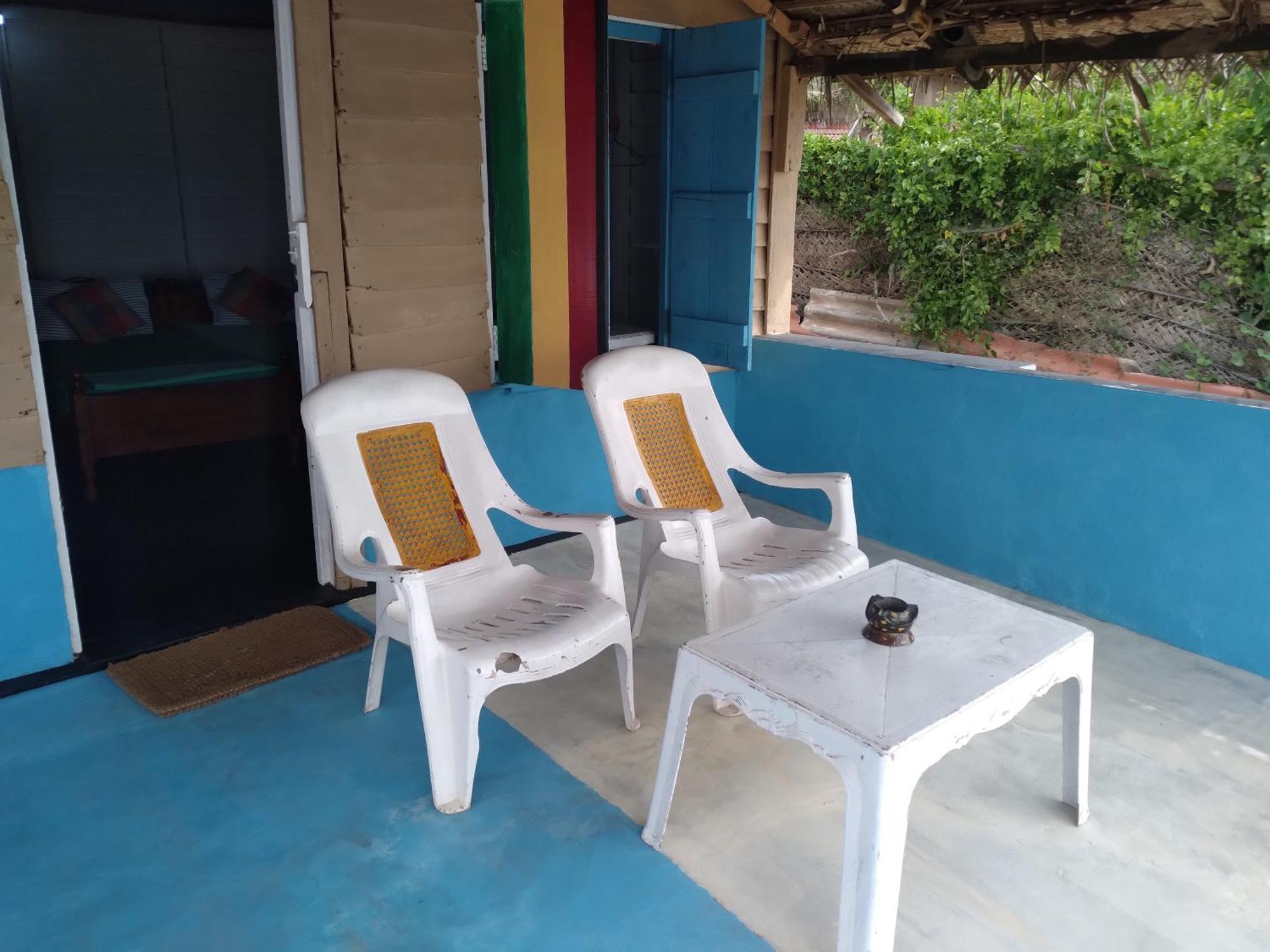 Happy Beach Cabana 함반토타 외부 사진