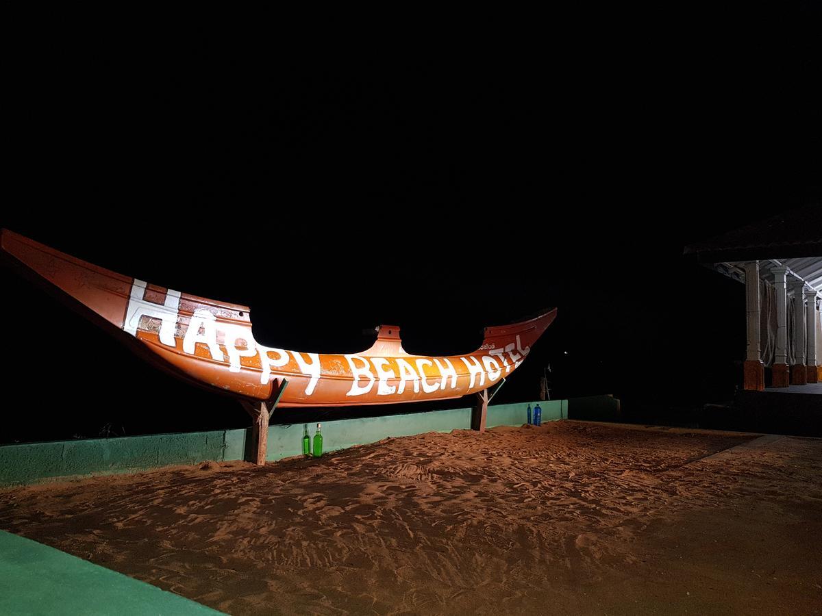 Happy Beach Cabana 함반토타 외부 사진
