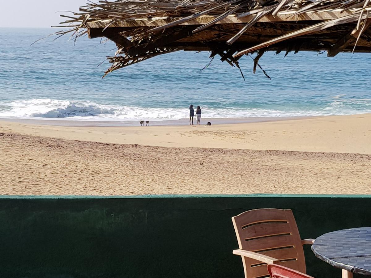 Happy Beach Cabana 함반토타 외부 사진